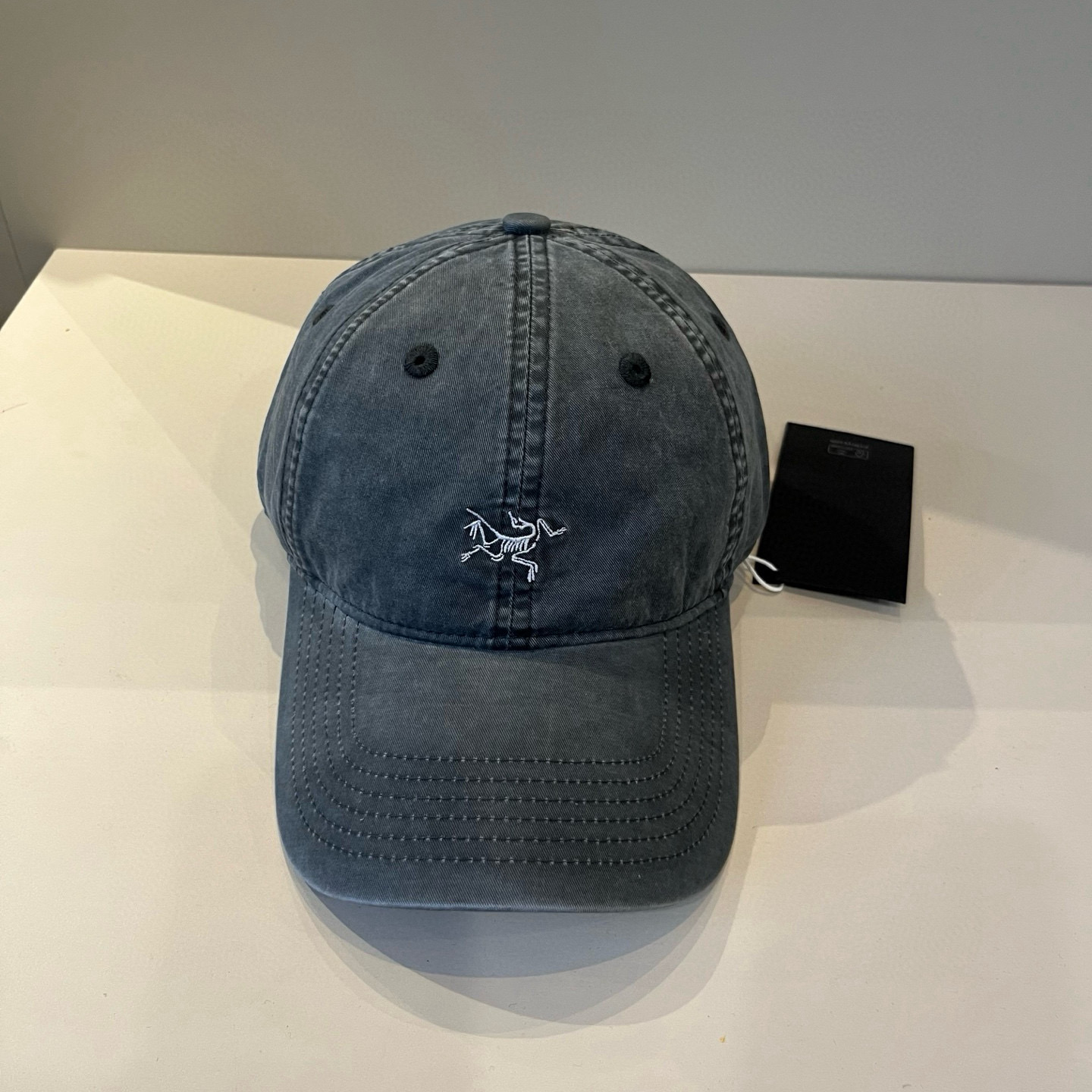 【始祖鸟】2025春款新款简约棒球帽，新款出货，大牌款超好搭配，赶紧入手！