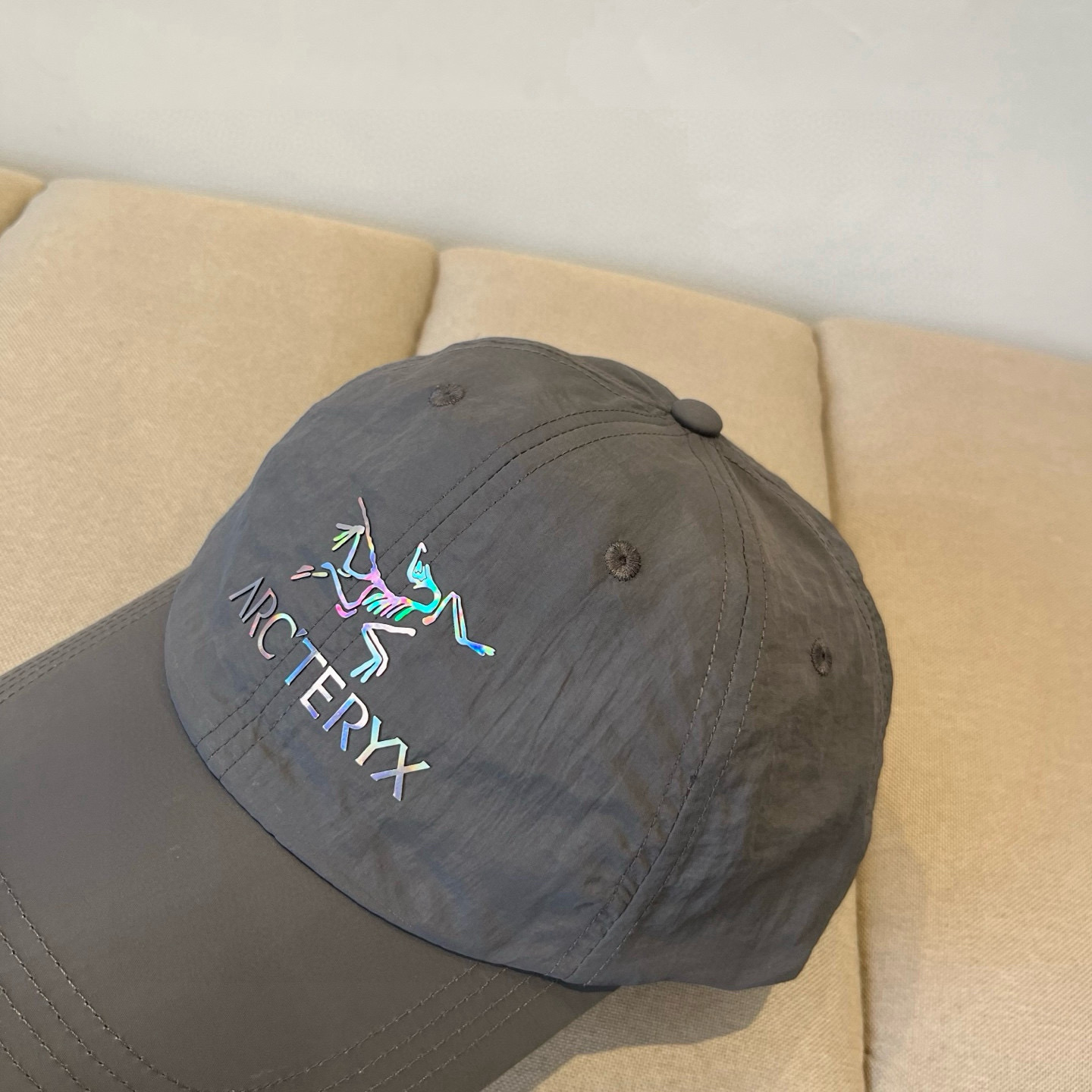 【始祖鸟】2025春款新款简约棒球帽，新款出货，大牌款超好搭配，赶紧入手！