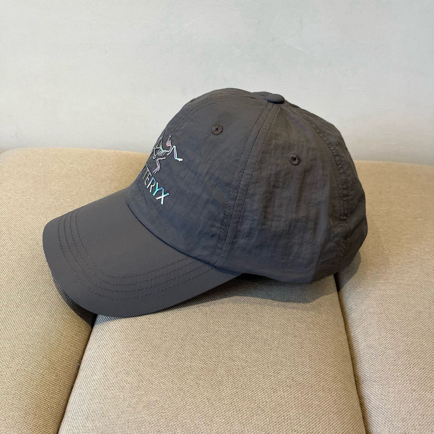 【始祖鸟】2025春款新款简约棒球帽，新款出货，大牌款超好搭配，赶紧入手！