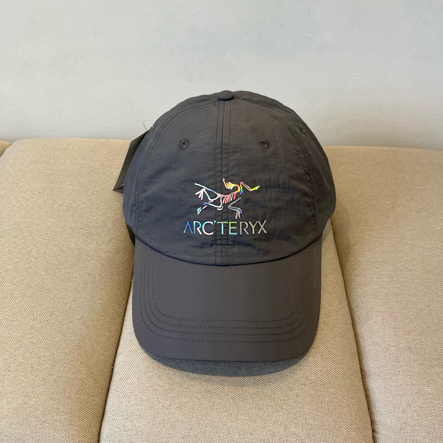 【始祖鸟】2025春款新款简约棒球帽，新款出货，大牌款超好搭配，赶紧入手！