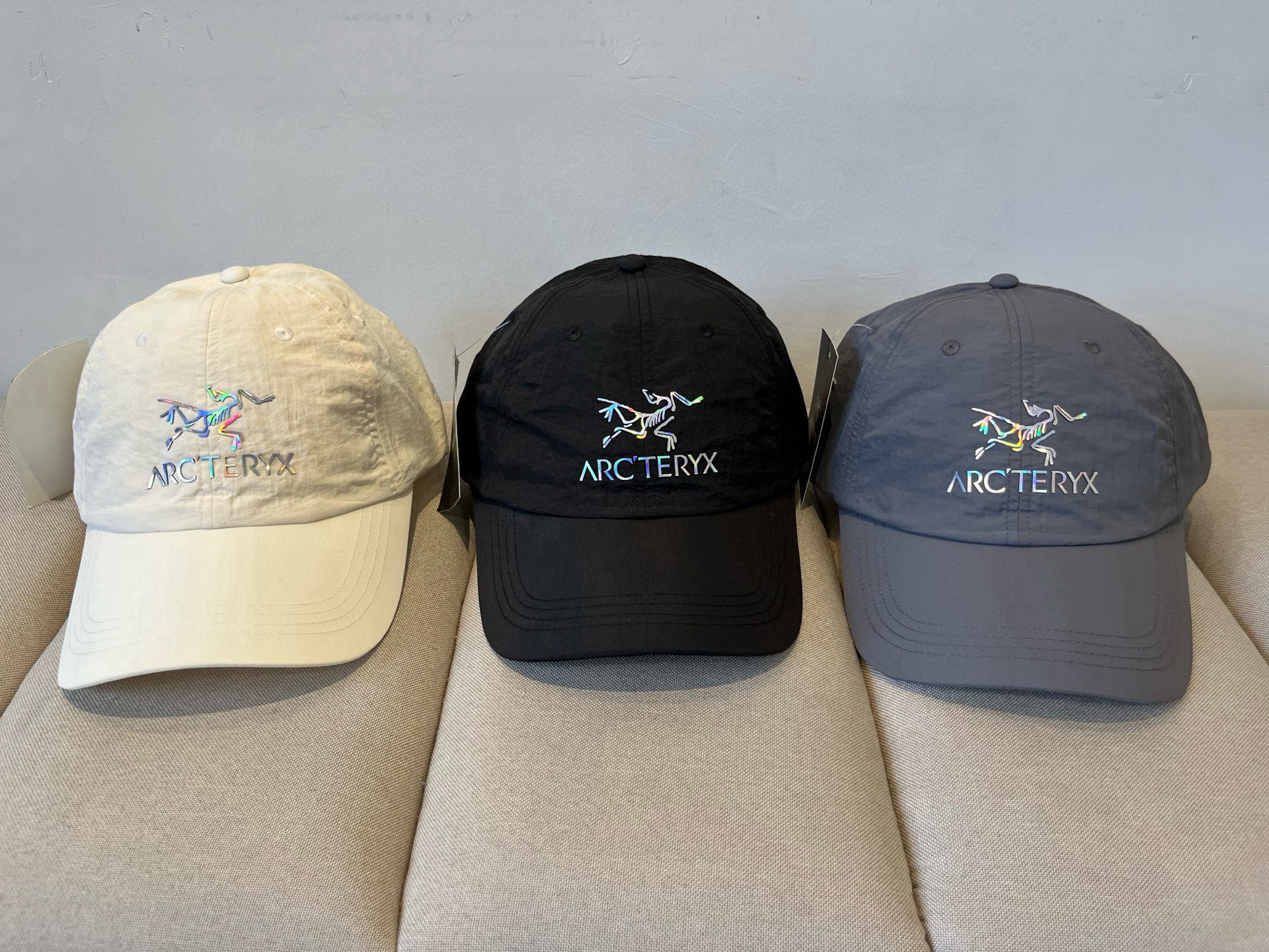 【始祖鸟】2025春款新款简约棒球帽，新款出货，大牌款超好搭配，赶紧入手！