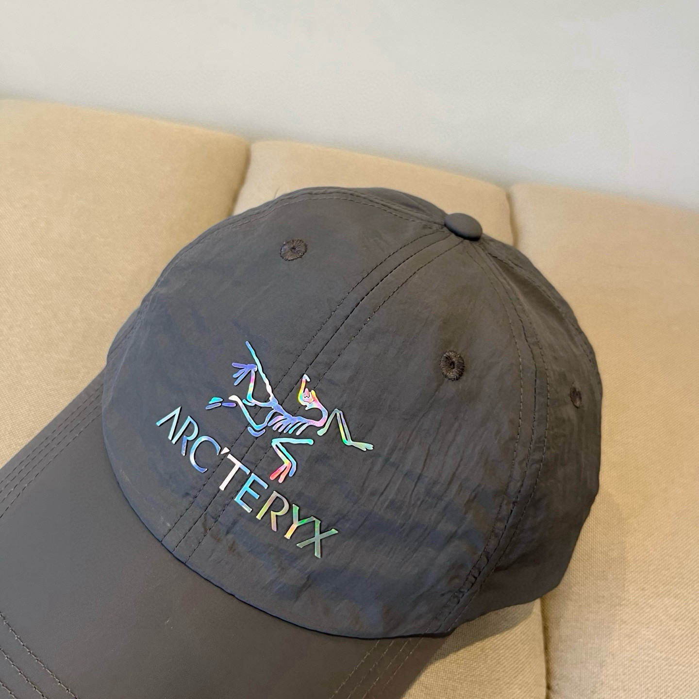 【始祖鸟】2025春款新款简约棒球帽，新款出货，大牌款超好搭配，赶紧入手！