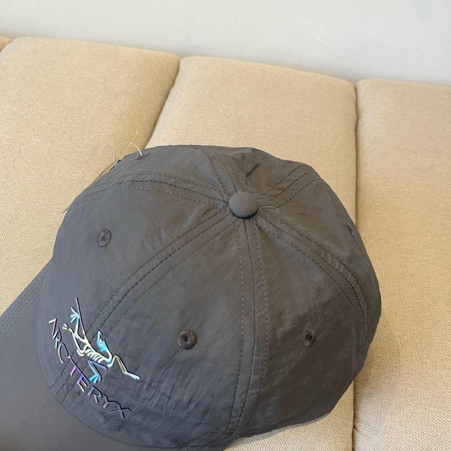 【始祖鸟】2025春款新款简约棒球帽，新款出货，大牌款超好搭配，赶紧入手！