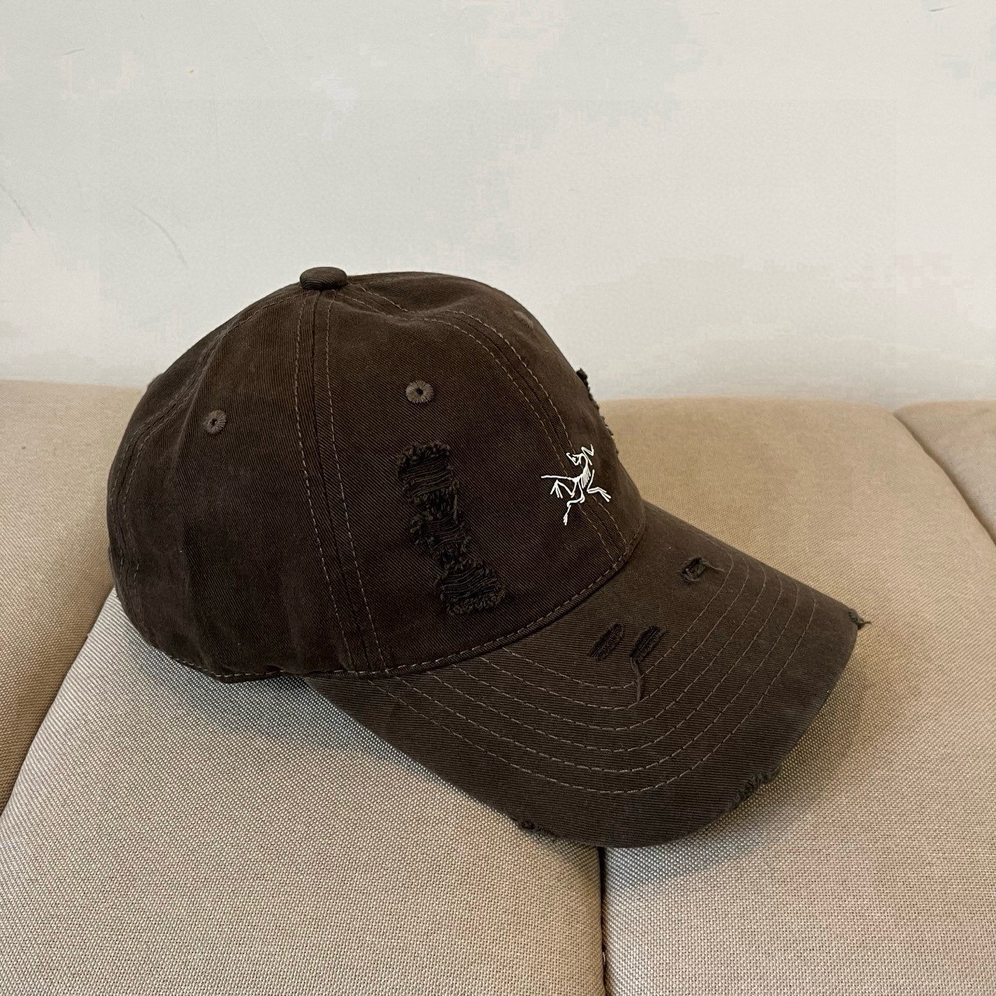 【始祖鸟】2025春款新款简约棒球帽，新款出货，大牌款超好搭配，赶紧入手！