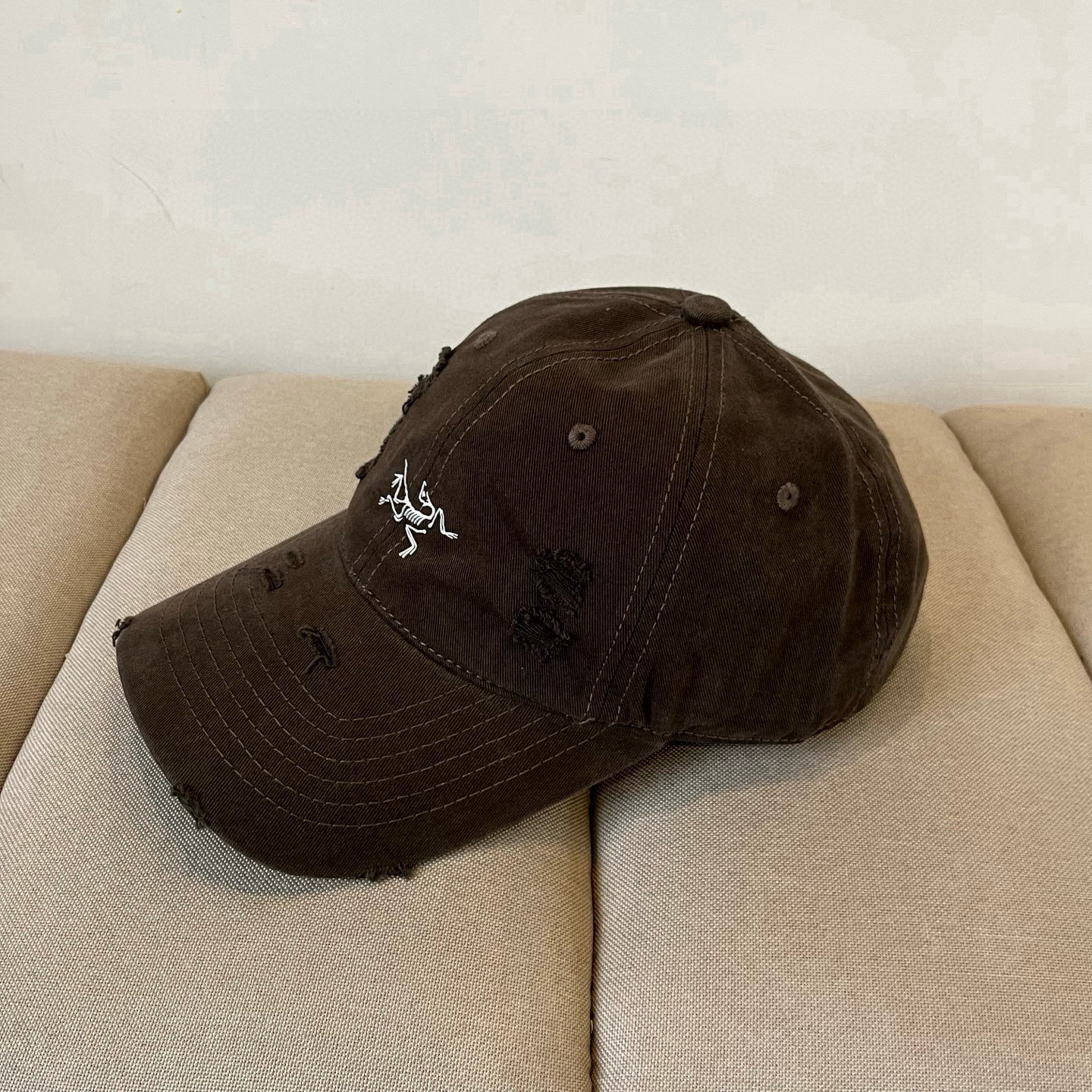 【始祖鸟】2025春款新款简约棒球帽，新款出货，大牌款超好搭配，赶紧入手！