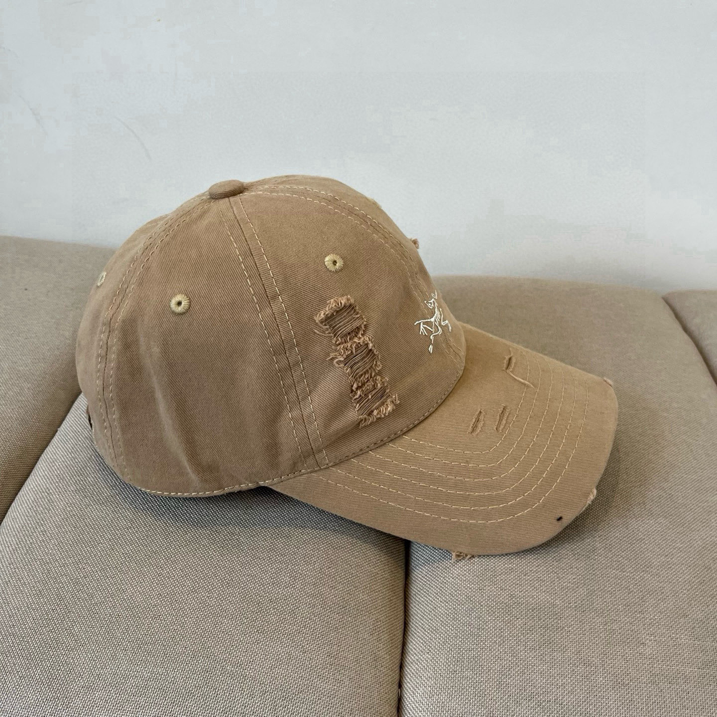 【始祖鸟】2025春款新款简约棒球帽，新款出货，大牌款超好搭配，赶紧入手！