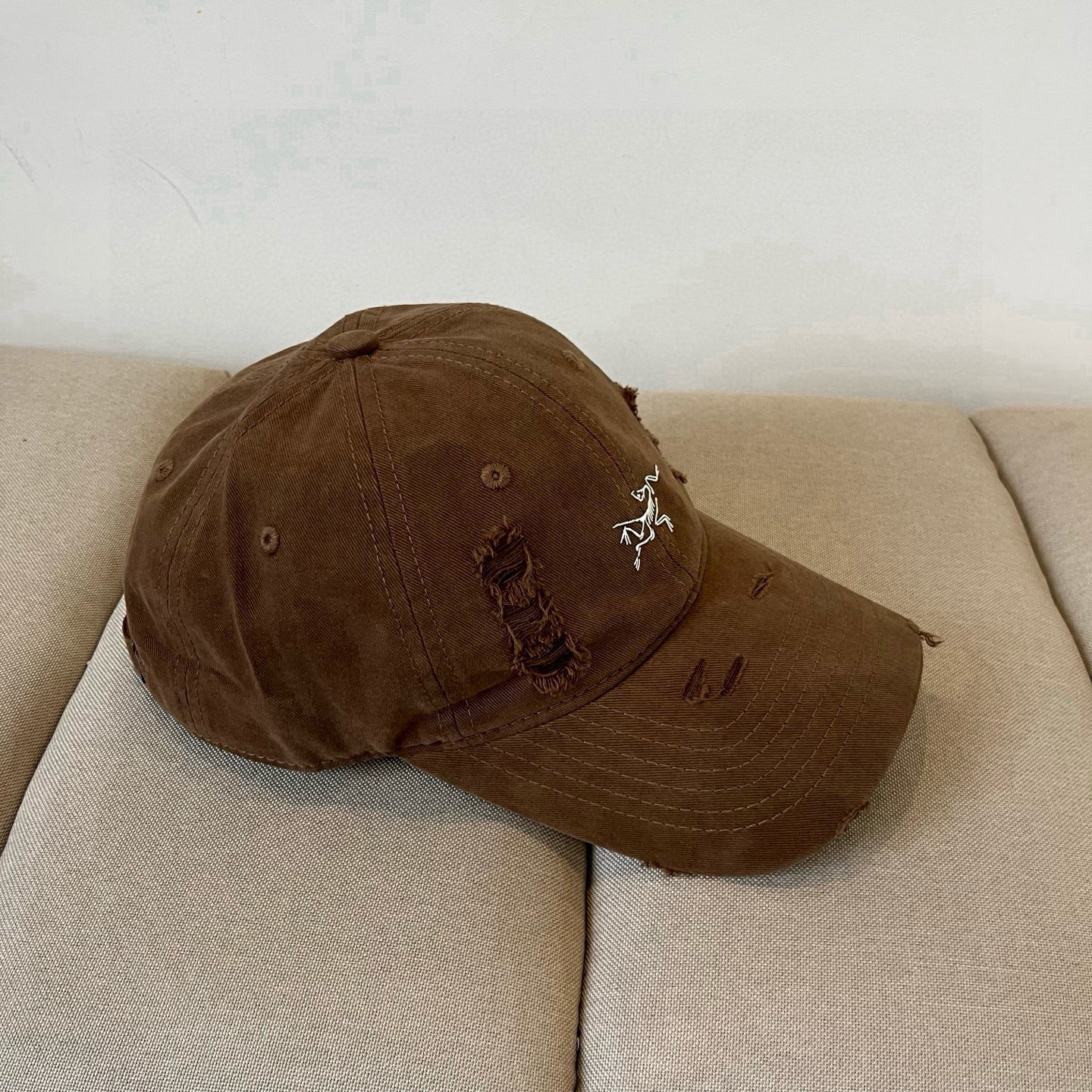 【始祖鸟】2025春款新款简约棒球帽，新款出货，大牌款超好搭配，赶紧入手！