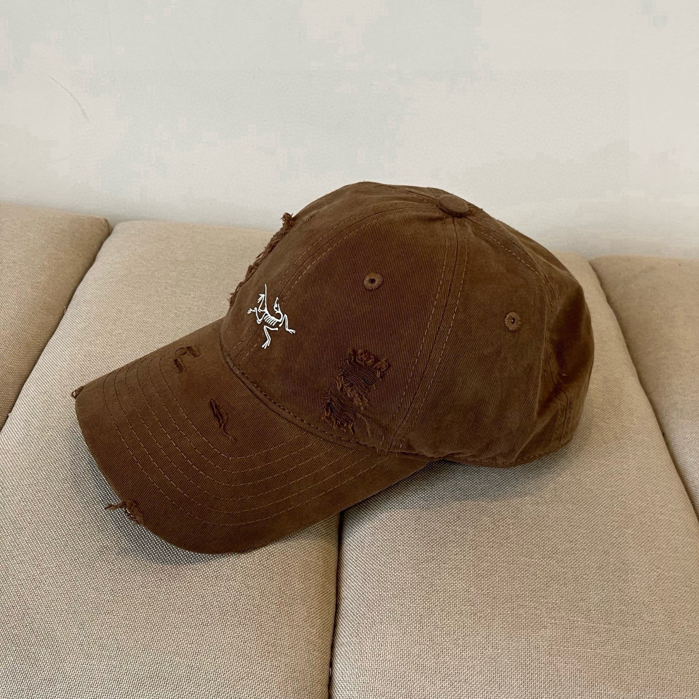 【始祖鸟】2025春款新款简约棒球帽，新款出货，大牌款超好搭配，赶紧入手！