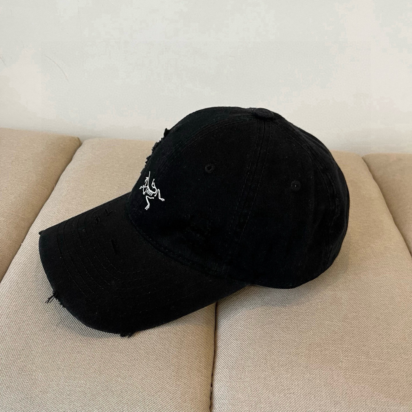 【始祖鸟】2025春款新款简约棒球帽，新款出货，大牌款超好搭配，赶紧入手！