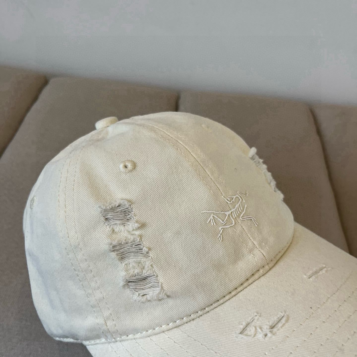 【始祖鸟】2025春款新款简约棒球帽，新款出货，大牌款超好搭配，赶紧入手！