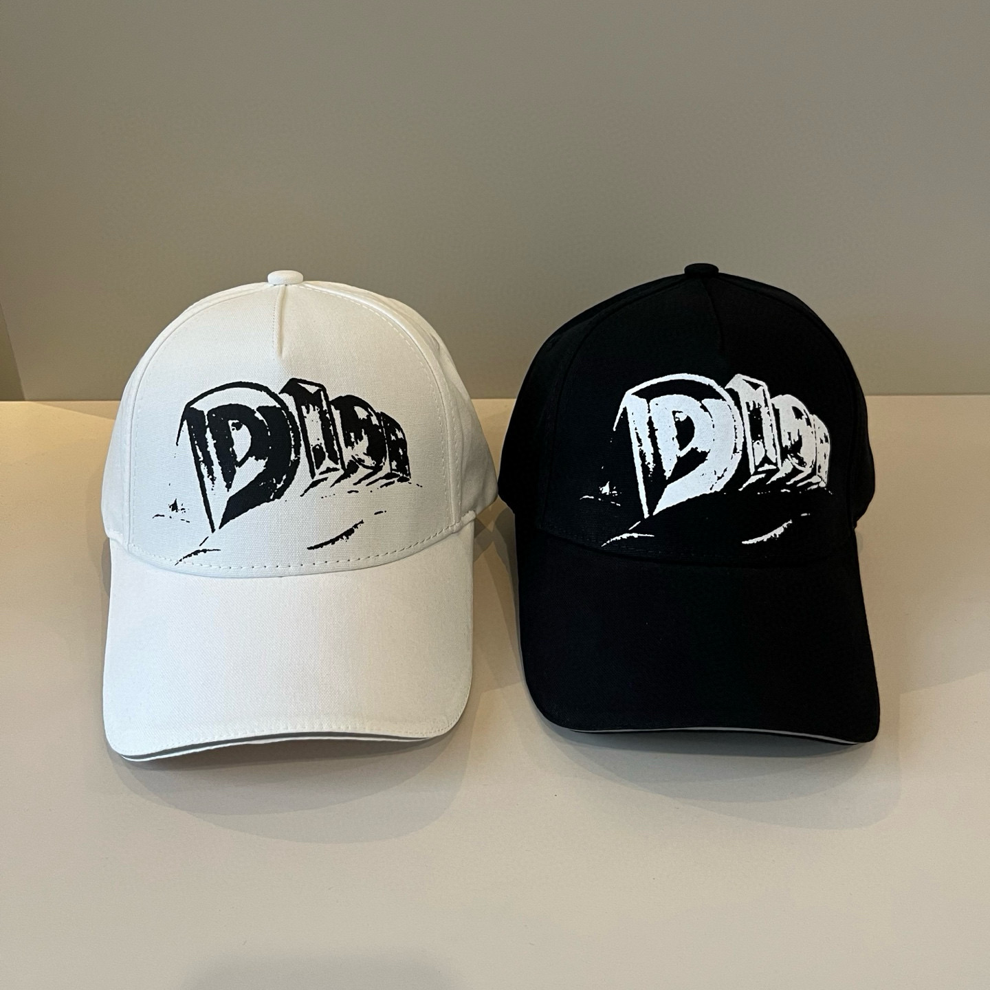 【DIOR迪奥】新款走量简约棒球帽🧢，新款出货，大牌款超好搭配，赶紧入手！