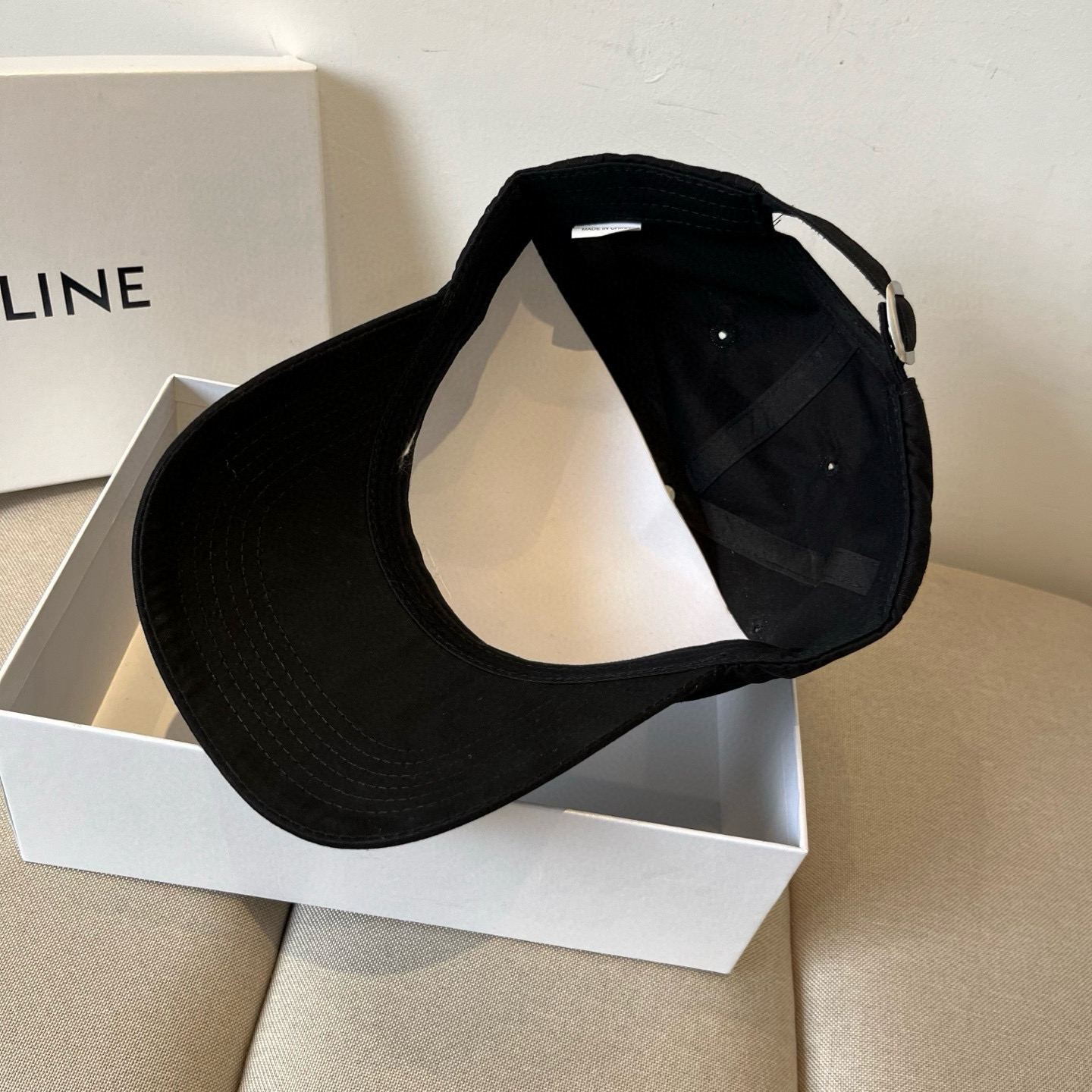 
西太后新款棒球帽🧢，男女通用，头围57cm 