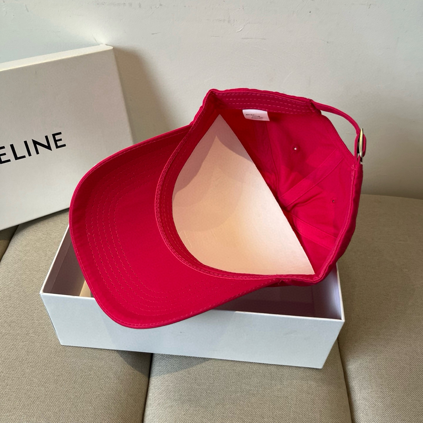 
西太后新款棒球帽🧢，男女通用，头围57cm 