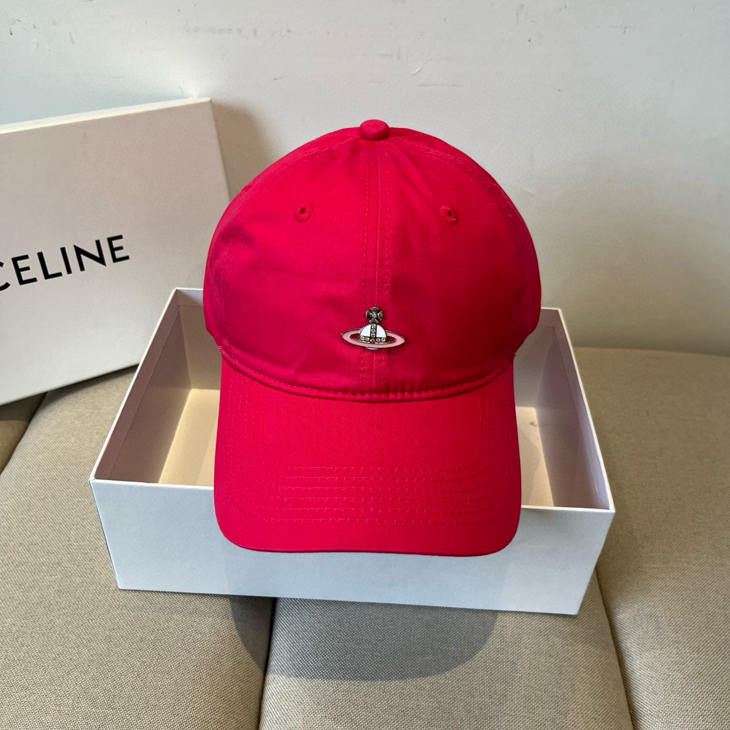 
西太后新款棒球帽🧢，男女通用，头围57cm 