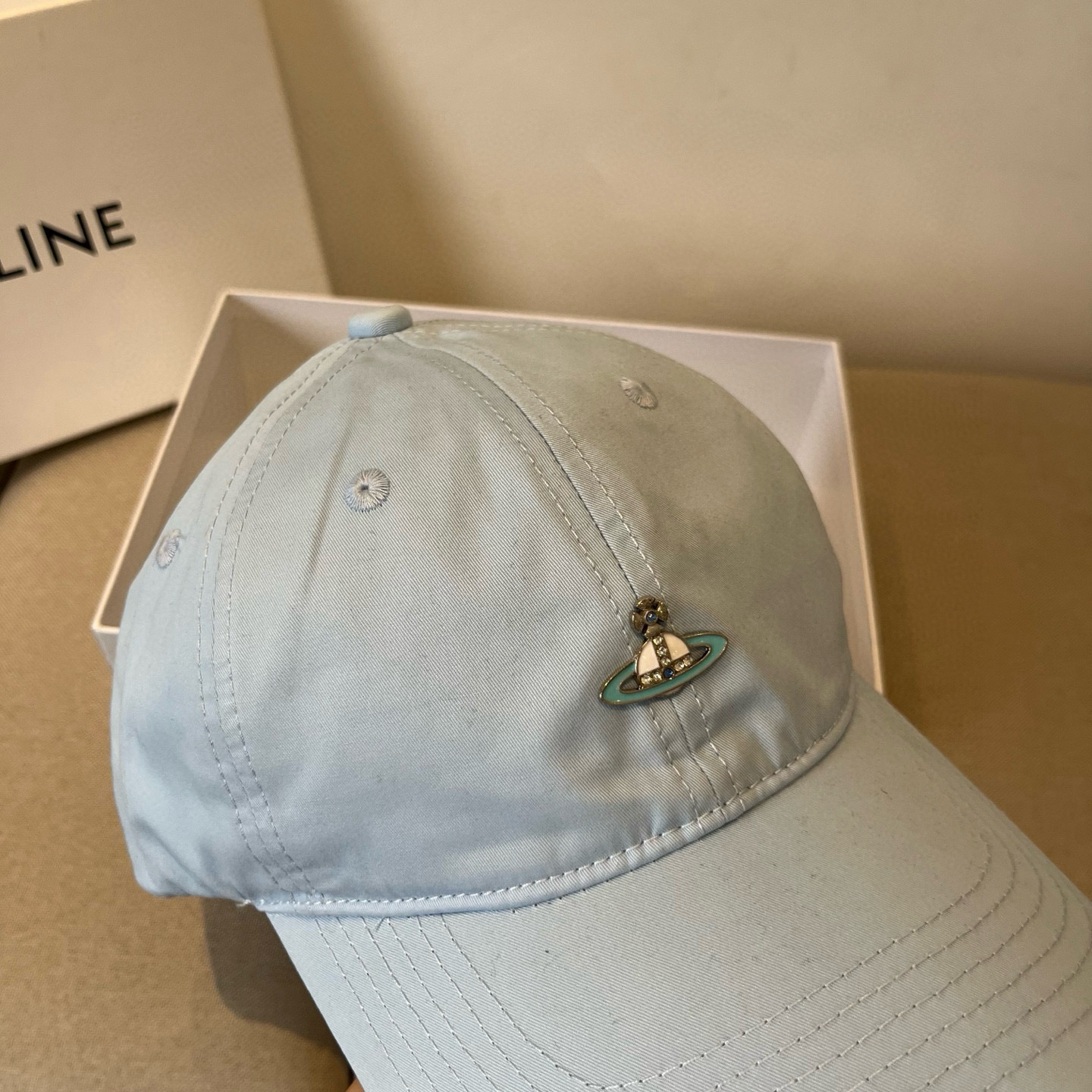 
西太后新款棒球帽🧢，男女通用，头围57cm 