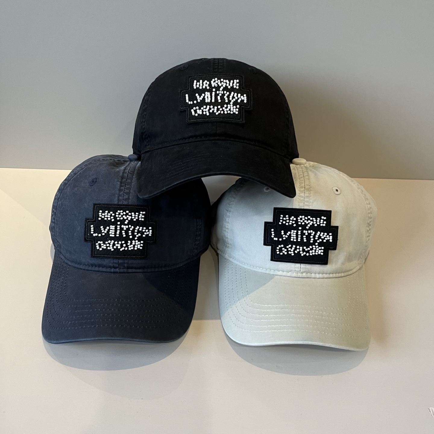 🧢路易威登棒球帽 LouisVuitton😍新款LV棒球帽，重工打造♥️高端大气，百搭款🤗男女通用！跑量