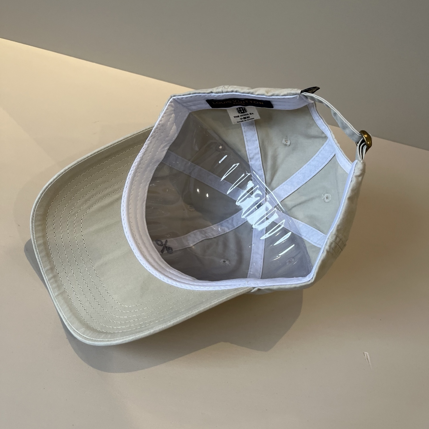 🧢路易威登棒球帽 LouisVuitton😍新款LV棒球帽，重工打造♥️高端大气，百搭款🤗男女通用！跑量