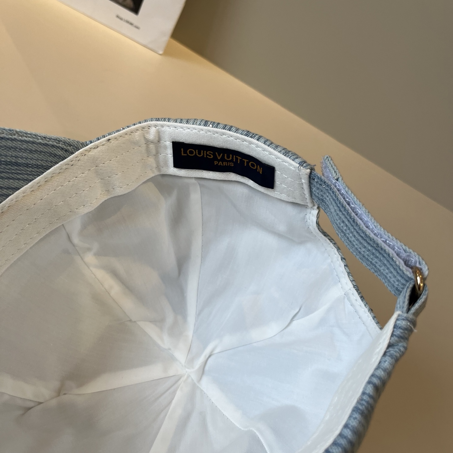 🧢路易威登棒球帽 LouisVuitton😍新款LV棒球帽，重工打造♥️高端大气，百搭款🤗男女通用！跑量