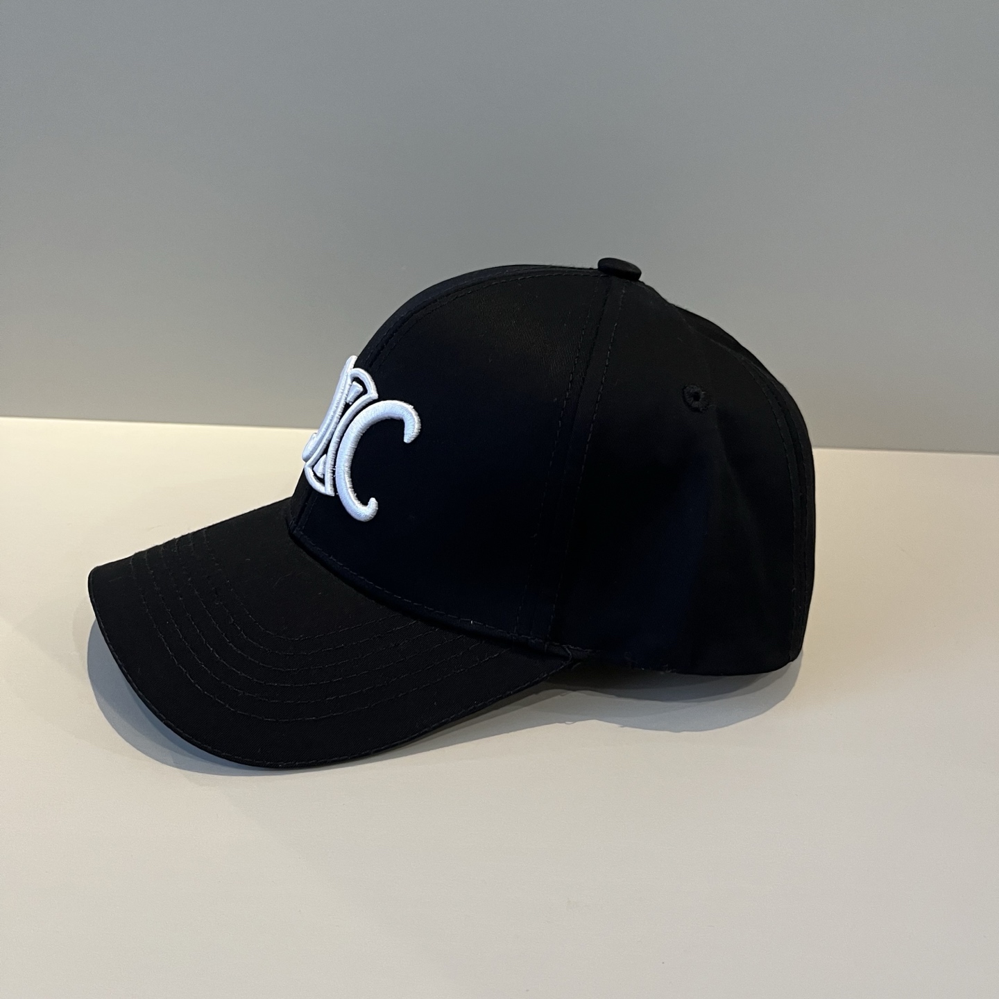 【CELINE赛琳】新款经典休闲潮流款 棒球帽🧢日韩风格，随便搭配都超好看！出门旅游，绝对要入手的一款
