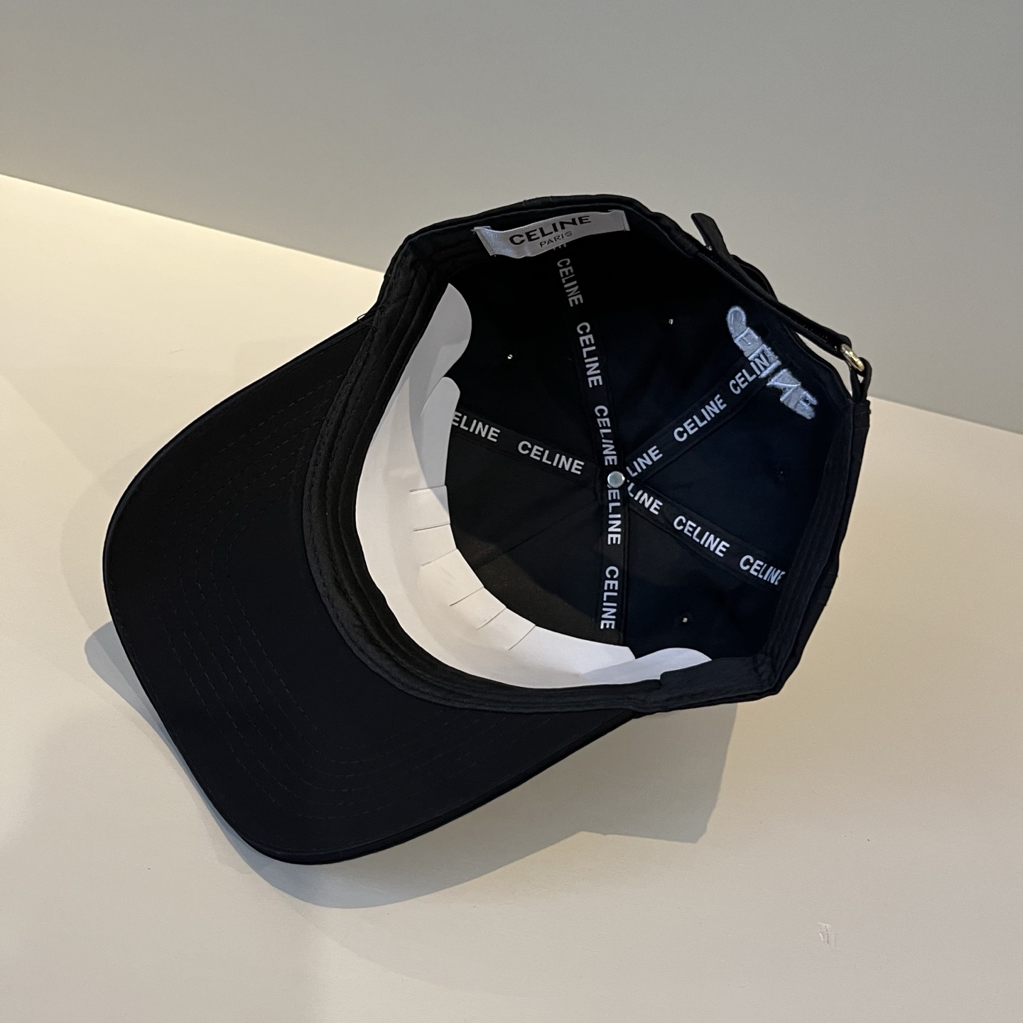 【CELINE赛琳】新款经典休闲潮流款 棒球帽🧢日韩风格，随便搭配都超好看！出门旅游，绝对要入手的一款