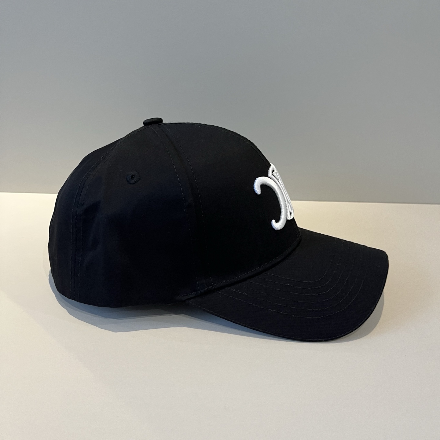 【CELINE赛琳】新款经典休闲潮流款 棒球帽🧢日韩风格，随便搭配都超好看！出门旅游，绝对要入手的一款
