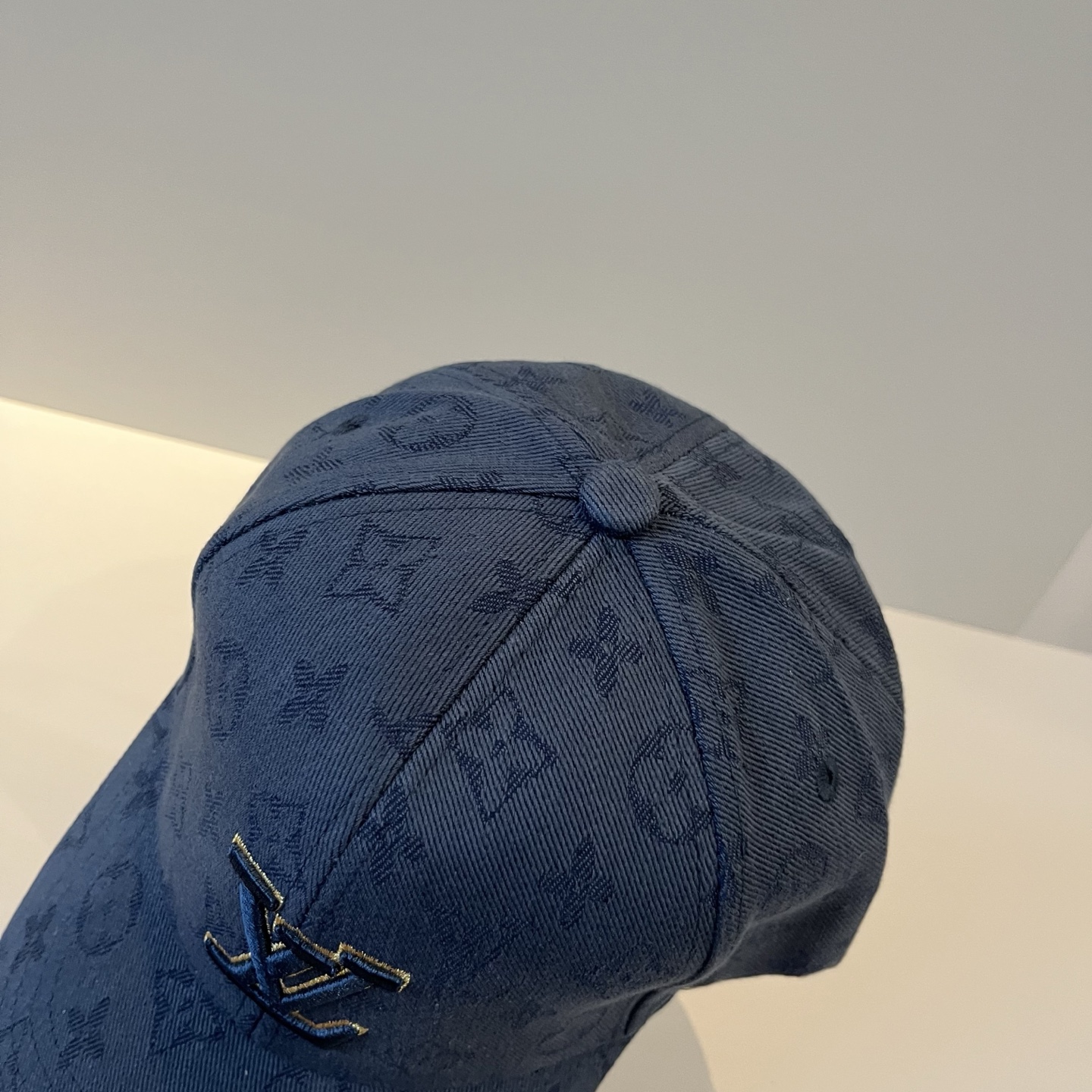 🧢路易威登棒球帽 LouisVuitton😍新款LV棒球帽，重工打造♥️高端大气，百搭款🤗男女通用！跑量