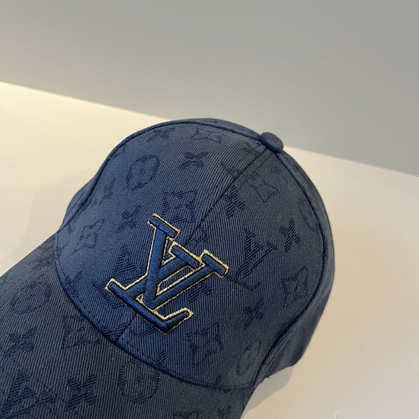 🧢路易威登棒球帽 LouisVuitton😍新款LV棒球帽，重工打造♥️高端大气，百搭款🤗男女通用！跑量