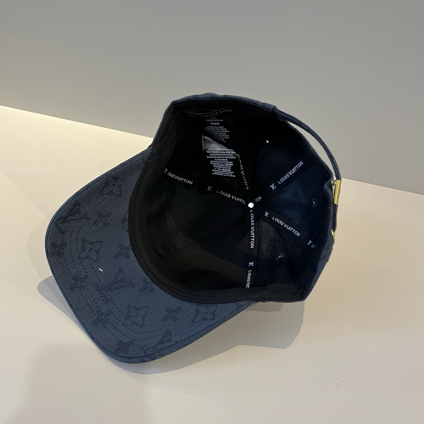 🧢路易威登棒球帽 LouisVuitton😍新款LV棒球帽，重工打造♥️高端大气，百搭款🤗男女通用！跑量