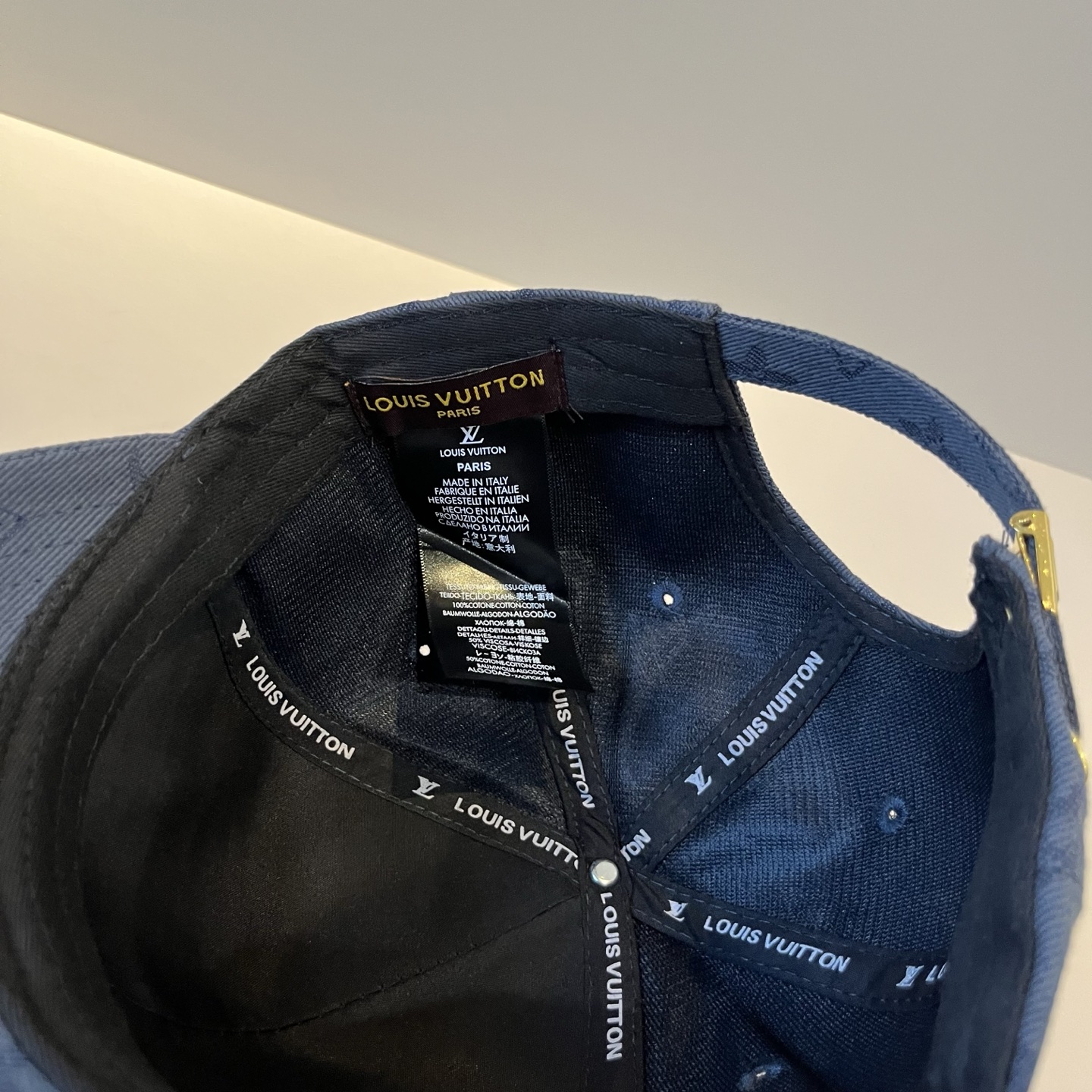 🧢路易威登棒球帽 LouisVuitton😍新款LV棒球帽，重工打造♥️高端大气，百搭款🤗男女通用！跑量