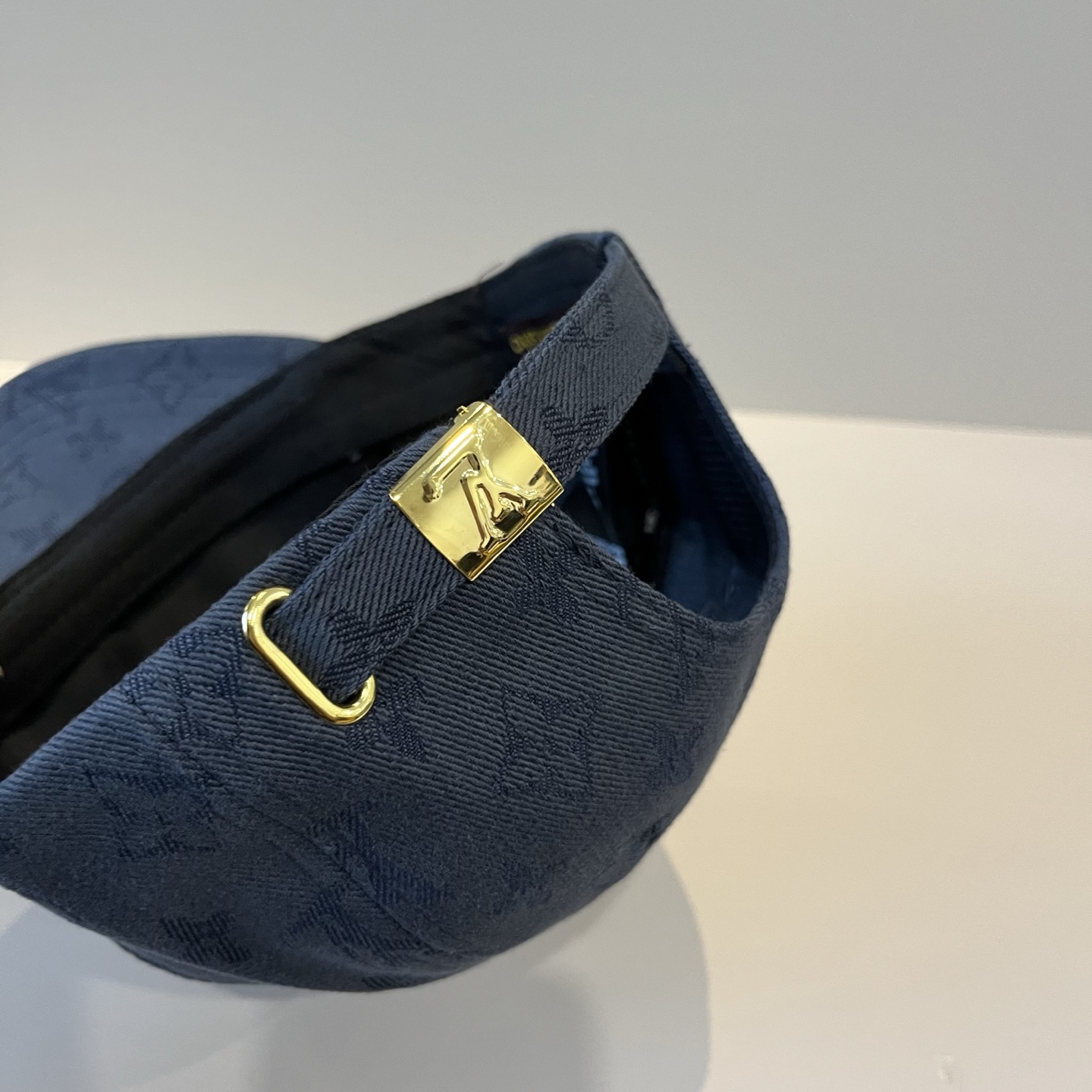 🧢路易威登棒球帽 LouisVuitton😍新款LV棒球帽，重工打造♥️高端大气，百搭款🤗男女通用！跑量