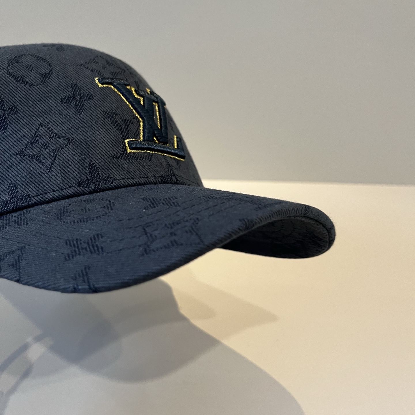 🧢路易威登棒球帽 LouisVuitton😍新款LV棒球帽，重工打造♥️高端大气，百搭款🤗男女通用！跑量