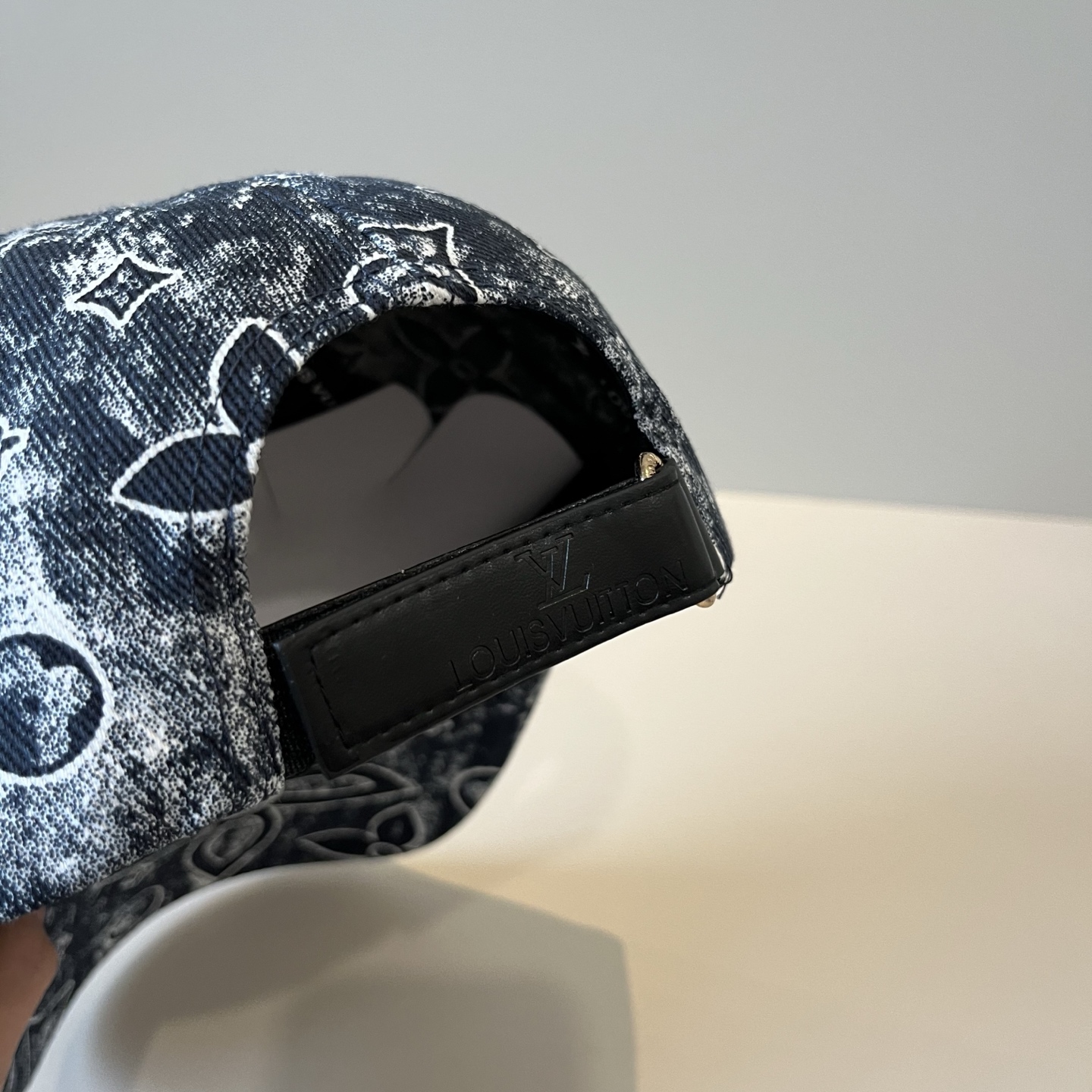 🧢路易威登棒球帽 LouisVuitton😍新款LV棒球帽，重工打造♥️高端大气，百搭款🤗男女通用！跑量