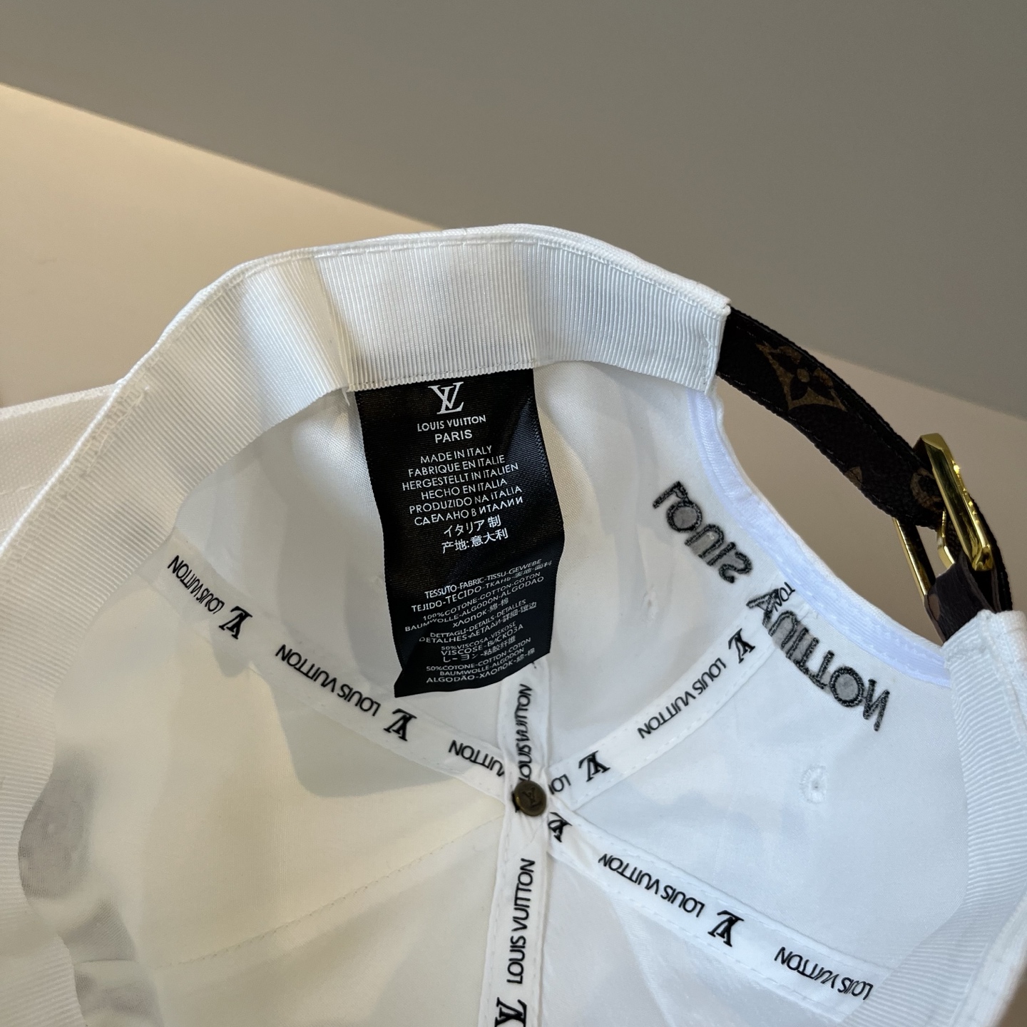 🧢路易威登棒球帽 LouisVuitton😍新款LV棒球帽，重工打造♥️高端大气，百搭款🤗男女通用！跑量