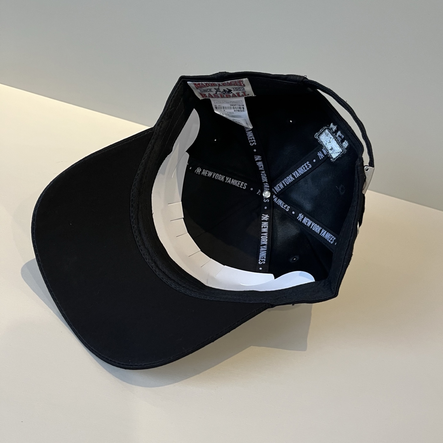  新品ꫛꫀꪝ ❥——❤专柜品质，细节就是完美
MLB拼接新款 官网步上新Ny🧢，代购版本 质量看细节好！