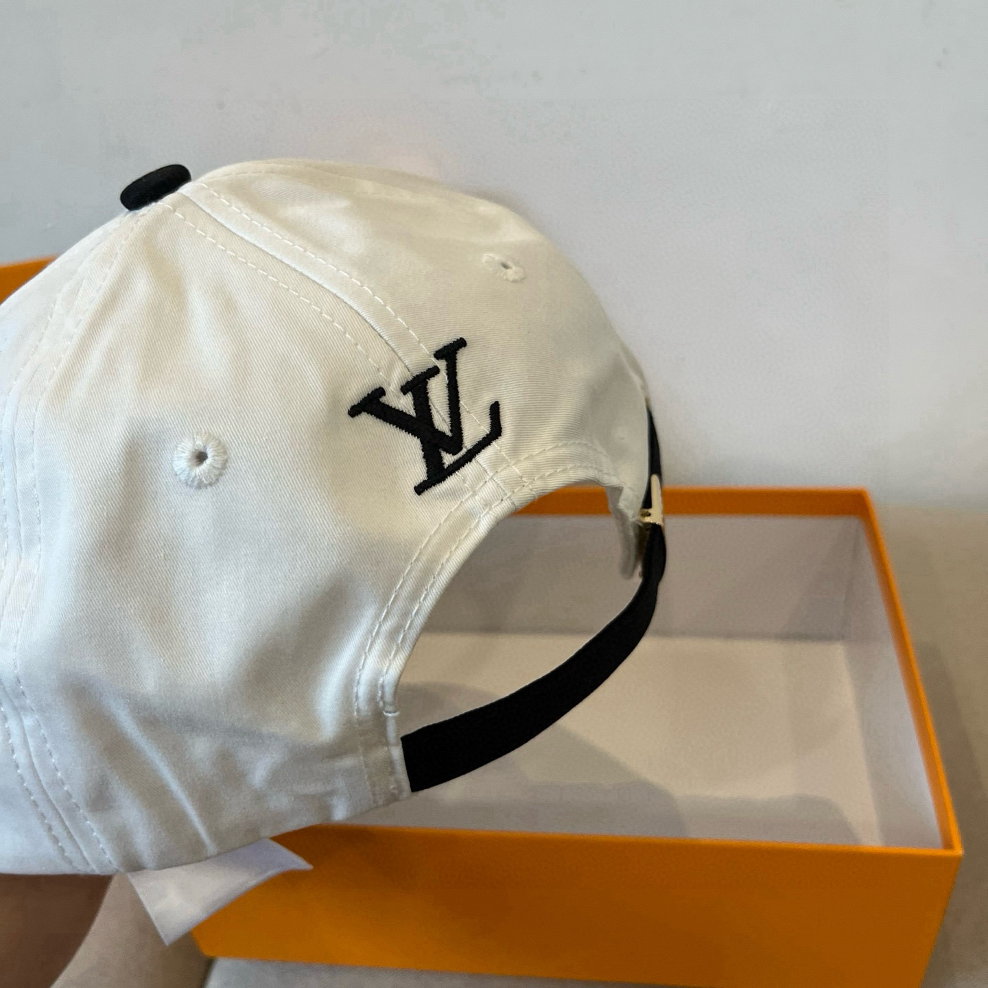 🧢路易威登棒球帽 LouisVuitton😍新款LV棒球帽，重工打造♥️高端大气，百搭款🤗男女通用！跑量