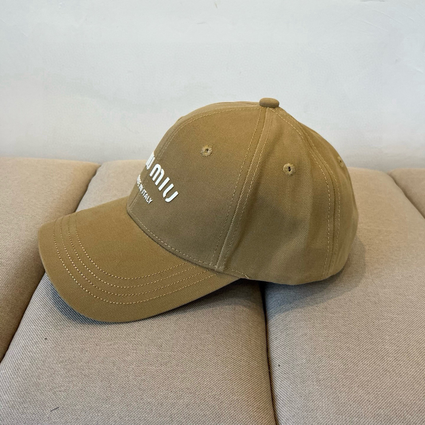  谬谬miumiu 原单春夏新款棒球帽，正品开模订制，原版做工细致质量超赞！