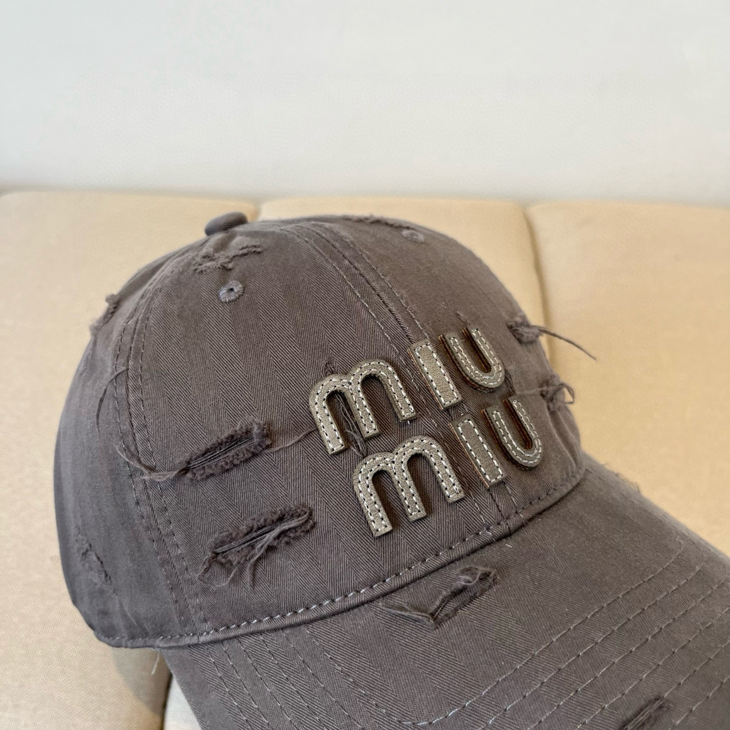  谬谬miumiu 原单春夏新款棒球帽，正品开模订制，原版做工细致质量超赞！