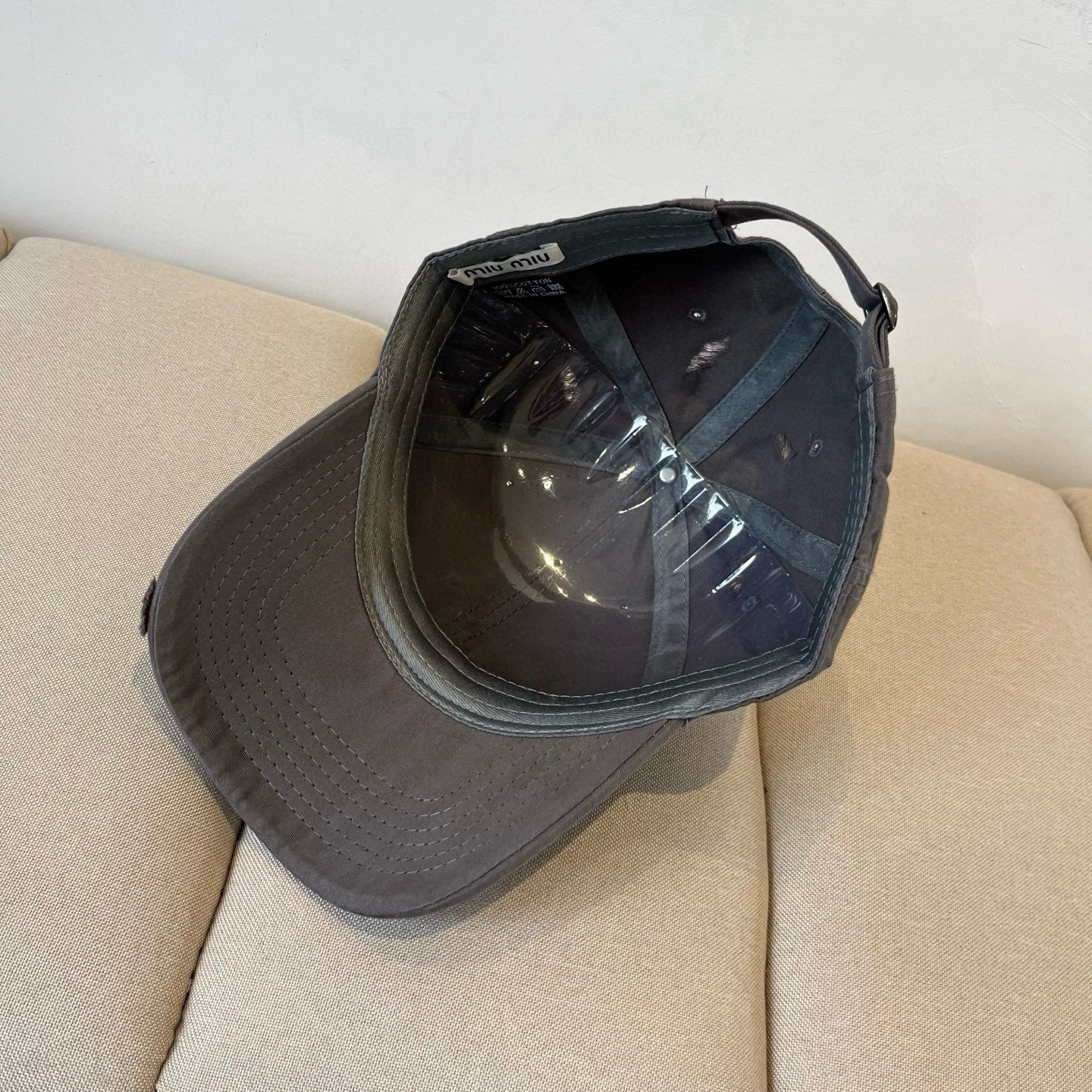  谬谬miumiu 原单春夏新款棒球帽，正品开模订制，原版做工细致质量超赞！