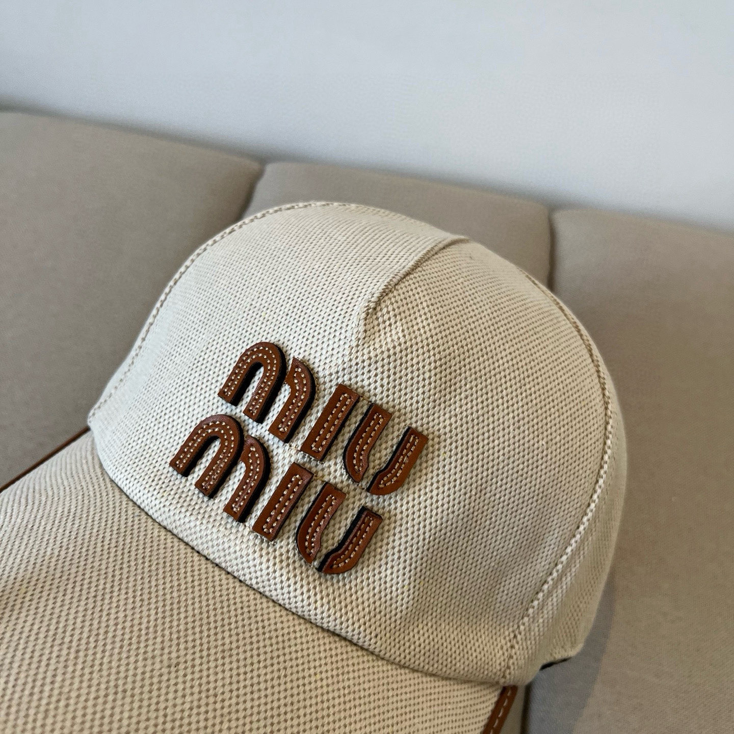  谬谬miumiu 原单春夏新款棒球帽，正品开模订制，原版做工细致质量超赞！