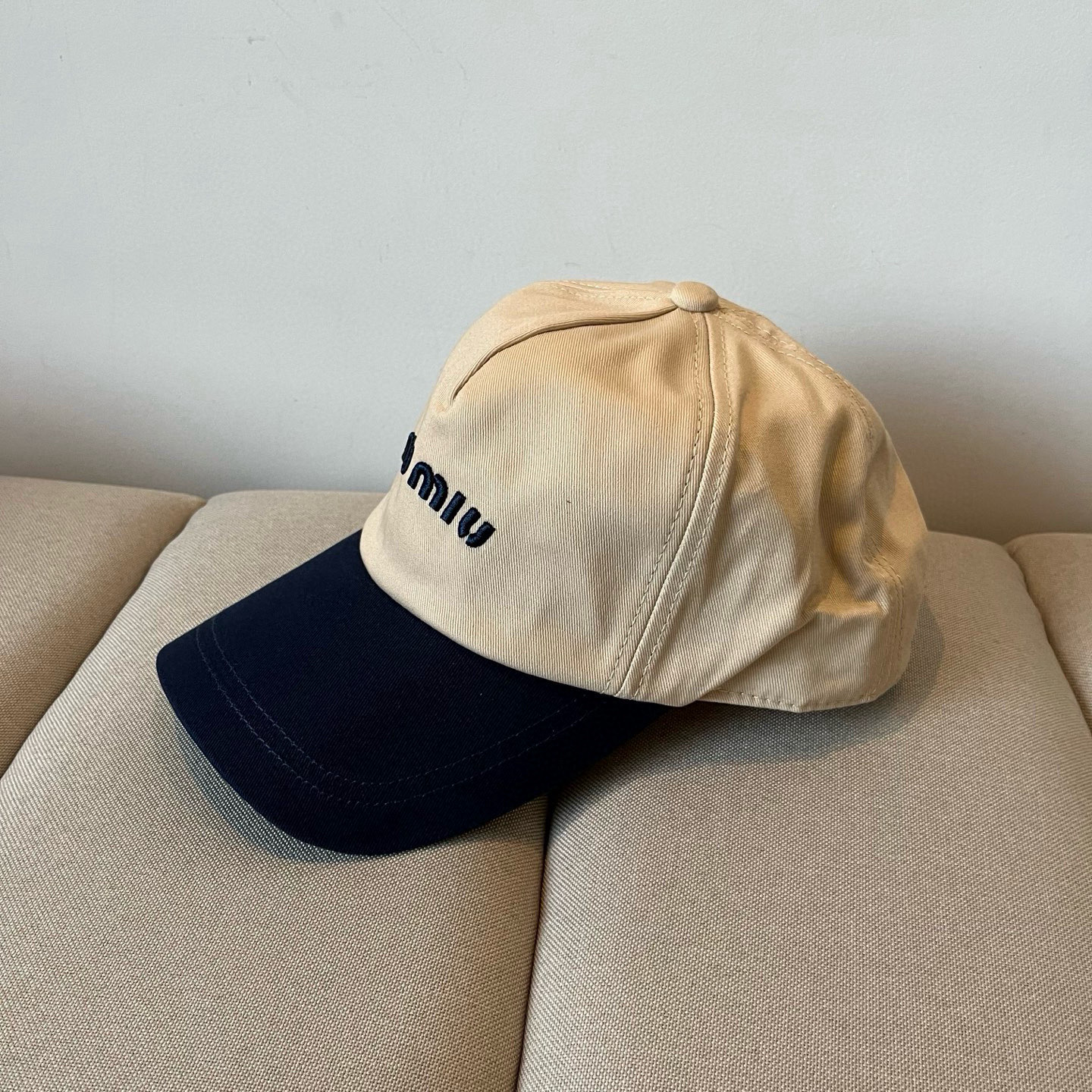  谬谬miumiu 原单春夏新款棒球帽，正品开模订制，原版做工细致质量超赞！