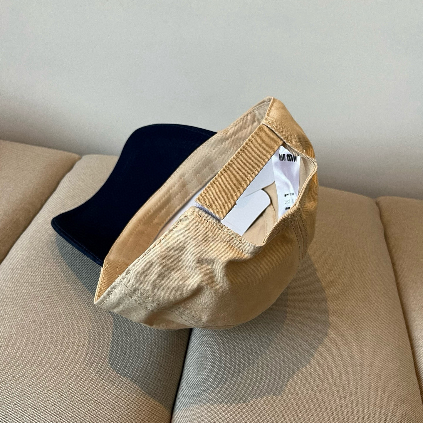  谬谬miumiu 原单春夏新款棒球帽，正品开模订制，原版做工细致质量超赞！