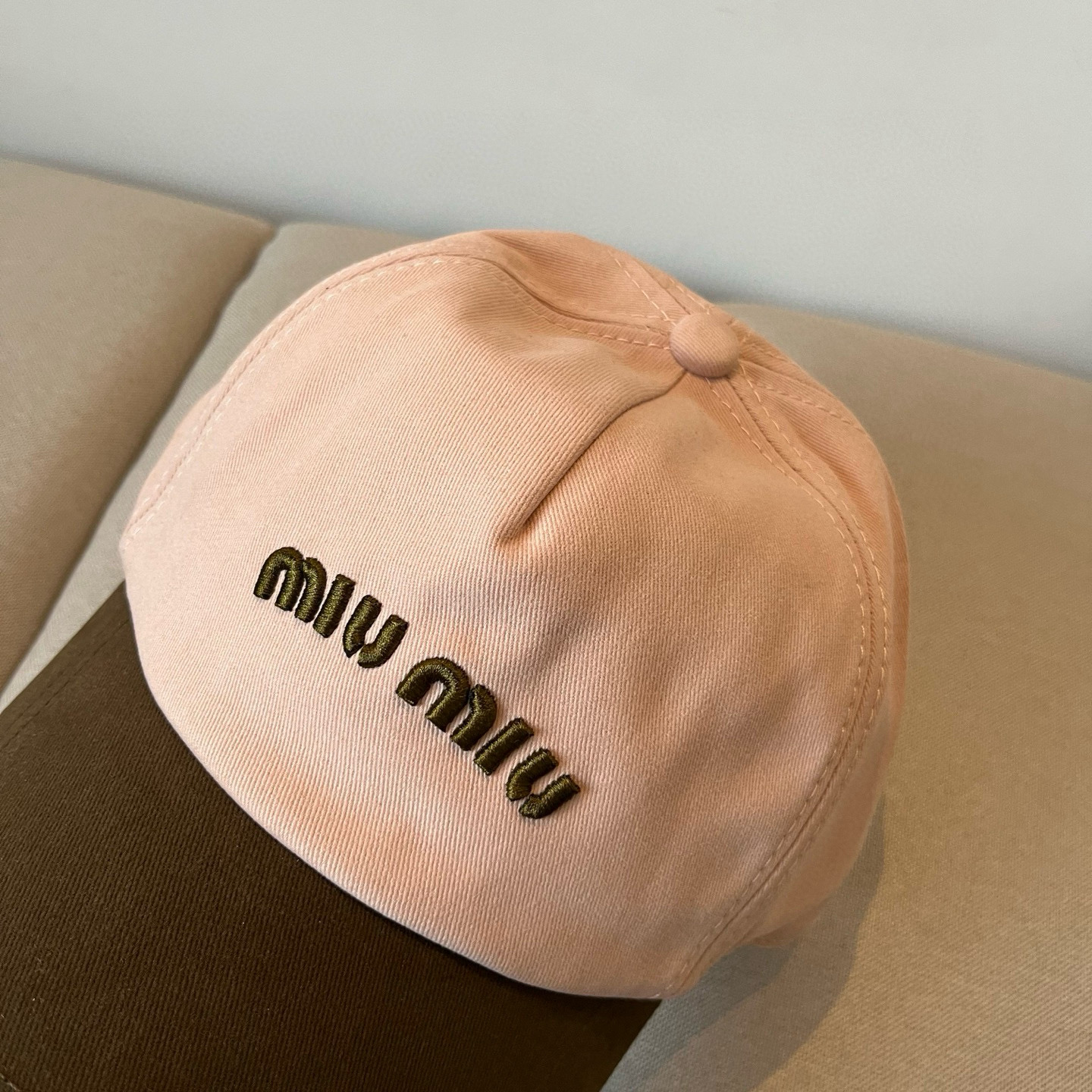  谬谬miumiu 原单春夏新款棒球帽，正品开模订制，原版做工细致质量超赞！