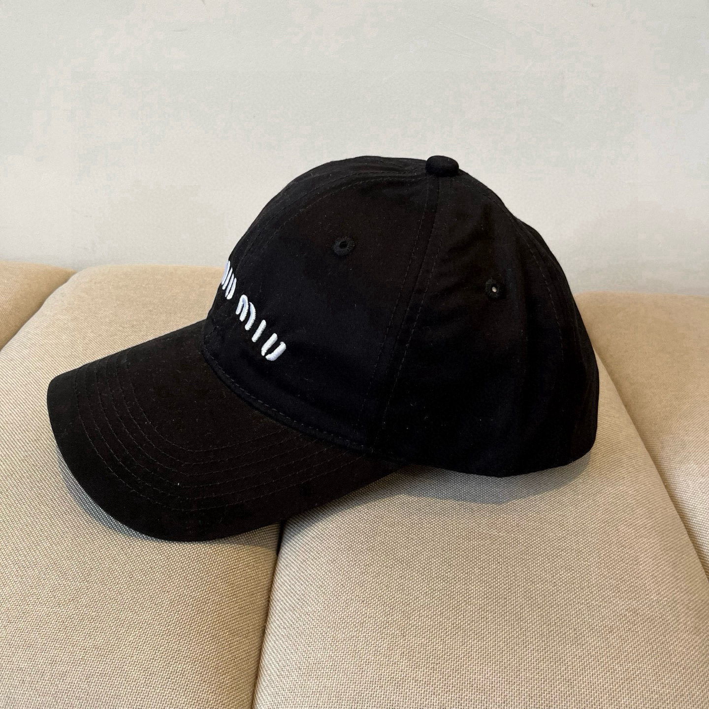  谬谬miumiu 原单春夏新款棒球帽，正品开模订制，原版做工细致质量超赞！