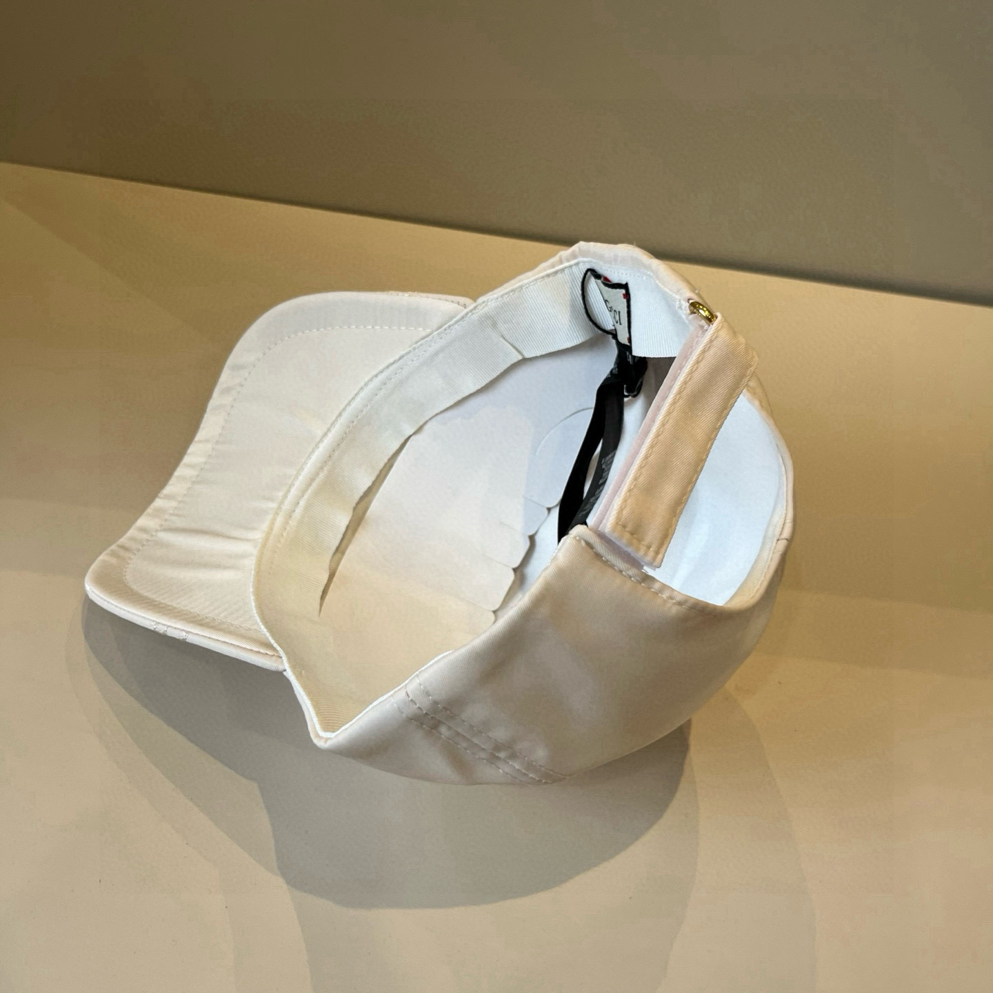  古奇棒球帽♥️GUCCI🧢官网新品，棒球帽，原单品质火爆来袭 。🎩 工艺非常精美 高档大气上档次！低调