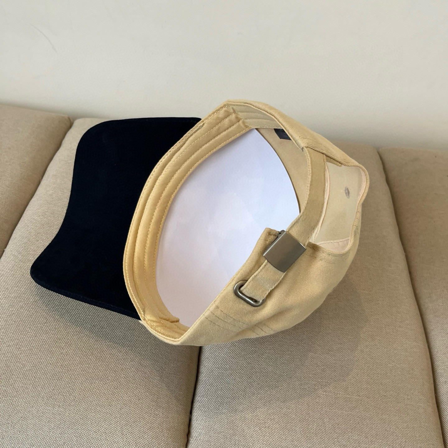  alo 新款定制棒球帽
🧢 设计感满满
日常穿搭 甜酷十足‼️
洋气 高级 不挑人‼️