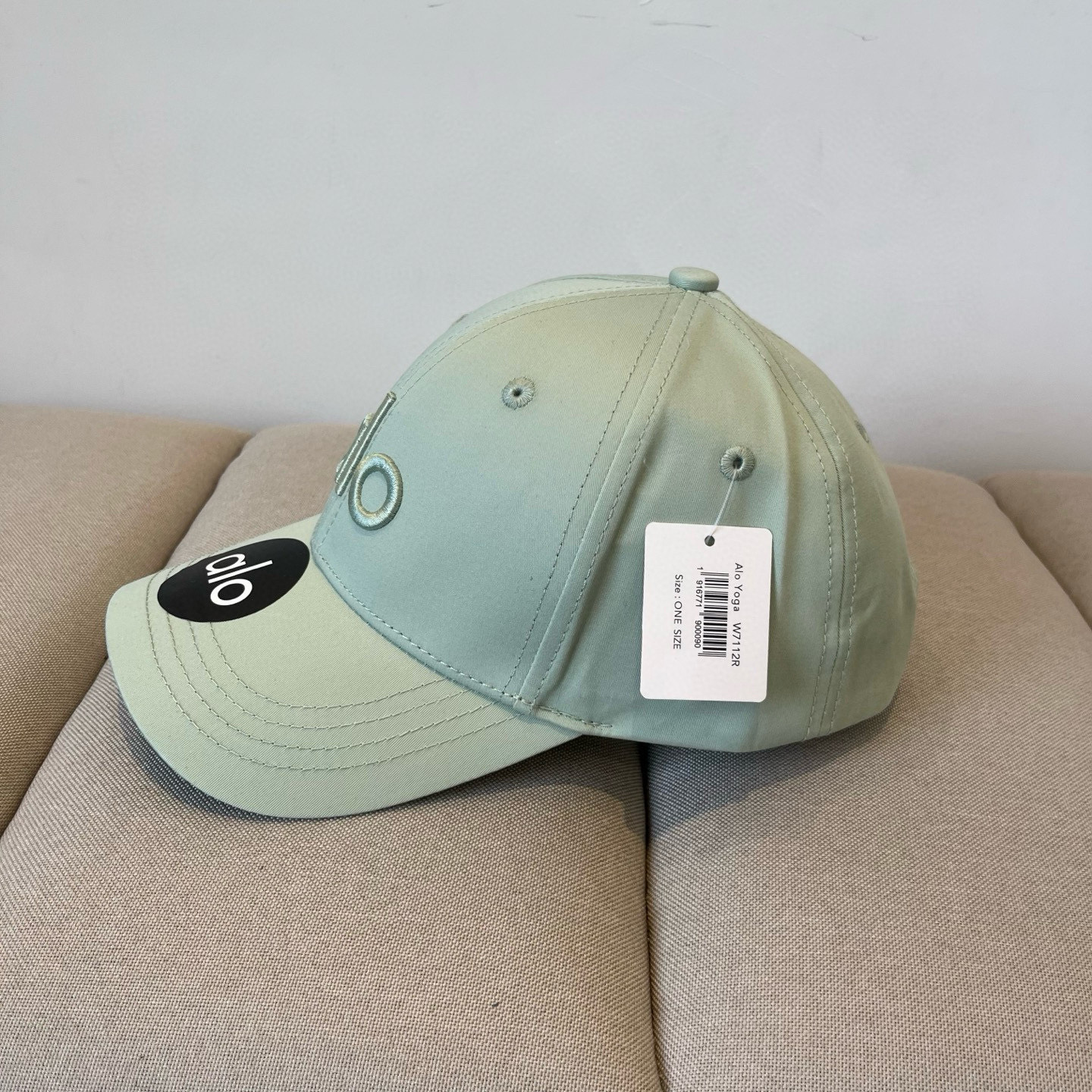  alo 新款定制棒球帽
🧢 设计感满满
日常穿搭 甜酷十足‼️
洋气 高级 不挑人‼️