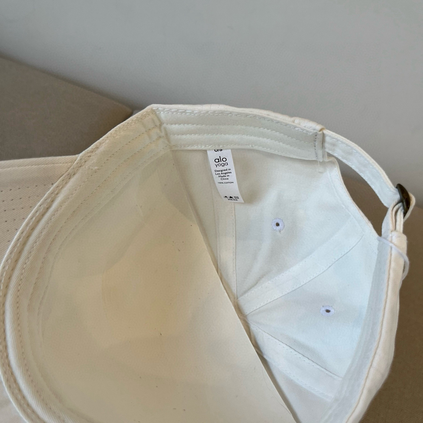  alo 新款定制棒球帽
🧢 设计感满满
日常穿搭 甜酷十足‼️
洋气 高级 不挑人‼️