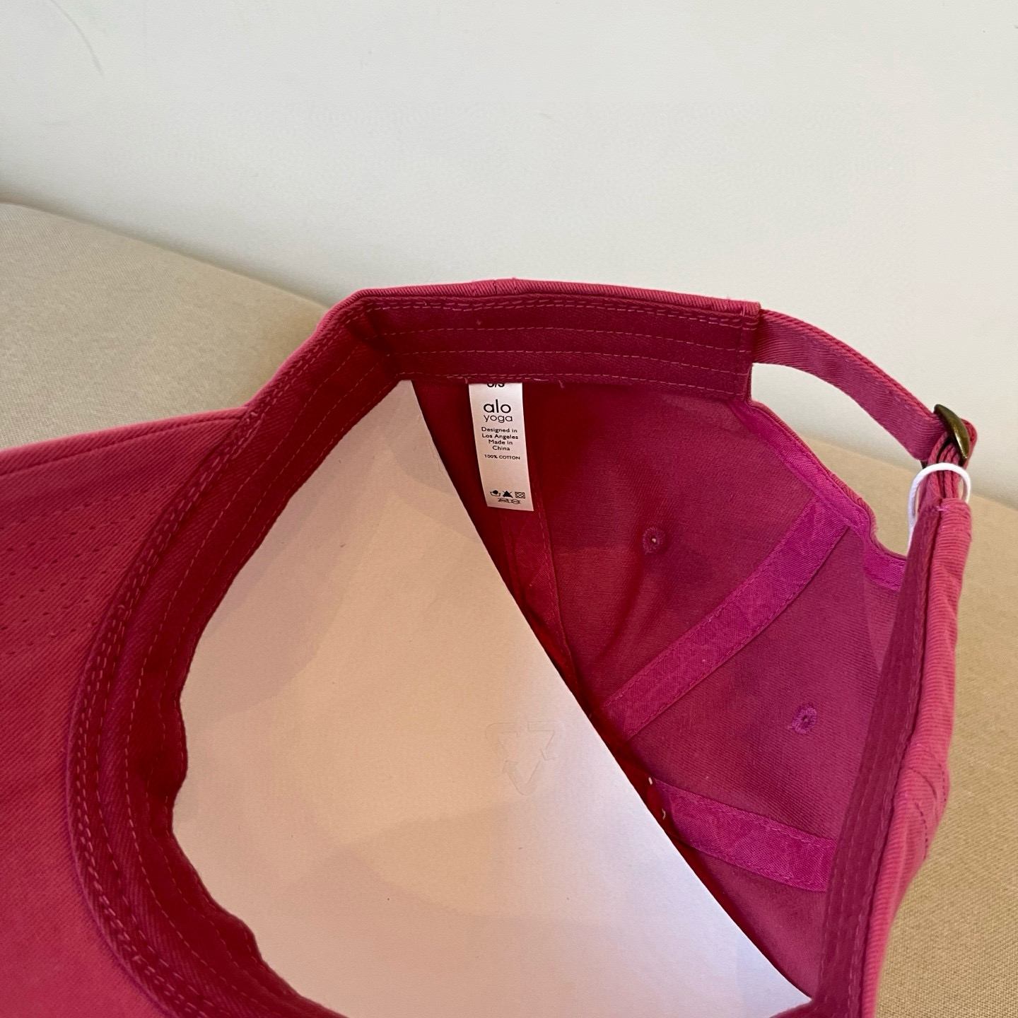  alo 新款定制棒球帽
🧢 设计感满满
日常穿搭 甜酷十足‼️
洋气 高级 不挑人‼️