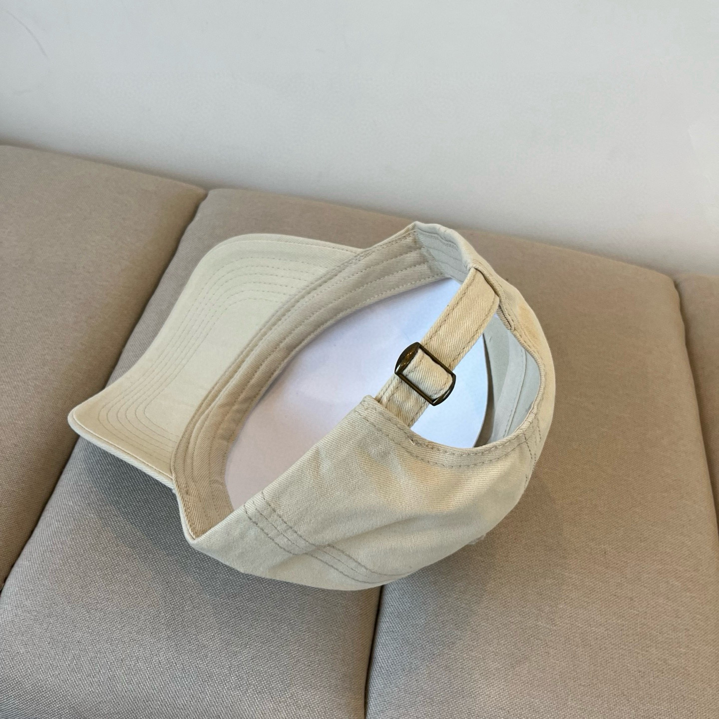  alo 新款定制棒球帽
🧢 设计感满满
日常穿搭 甜酷十足‼️
洋气 高级 不挑人‼️