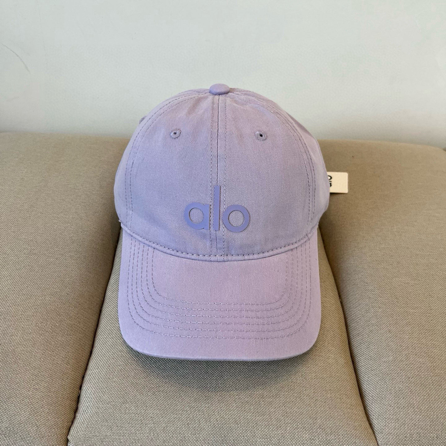  alo 新款定制棒球帽
🧢 设计感满满
日常穿搭 甜酷十足‼️
洋气 高级 不挑人‼️